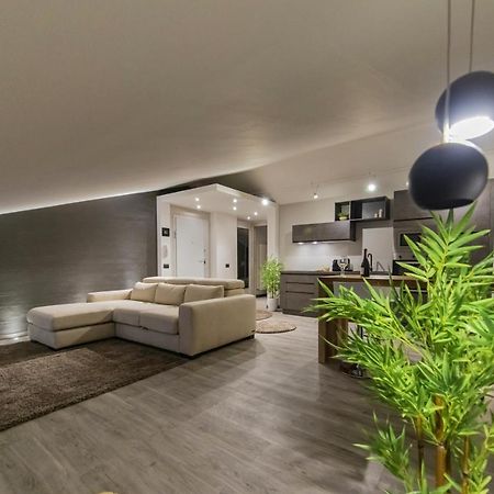 Apartamento Panoramic Penthouse In The Historical Center Domodossola Exterior foto