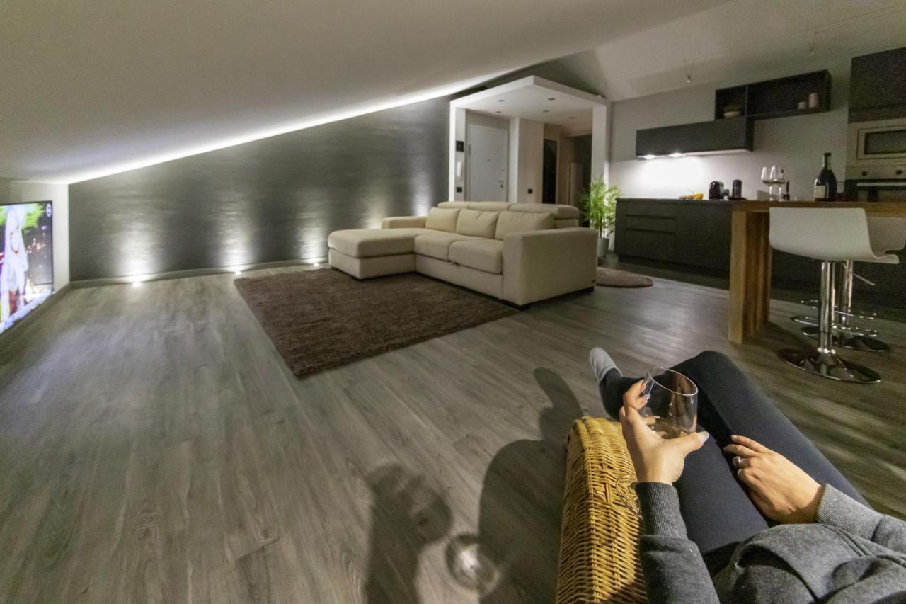 Apartamento Panoramic Penthouse In The Historical Center Domodossola Exterior foto